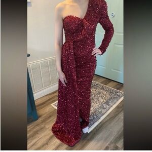 NWT Miss Ord Sequin One-Shoulder Gown, Size S